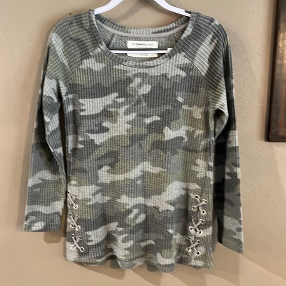 FRENCH LAUNDRY camouflage top - Picture 2 of 5